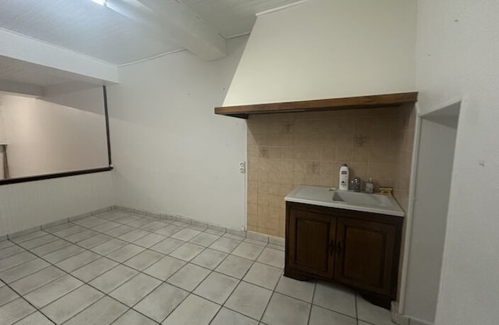 MAISON DE VILLE PROCHE COMMERCES — photo 5