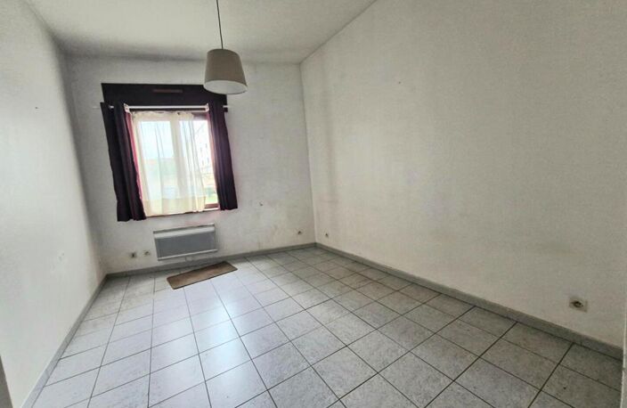 APPARTEMENT DE TYPE 2 -  QUARTIER WAZEMMES — photo 3
