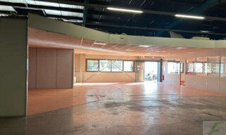 Commerce  906 m² à louer à Grenoble (38100)