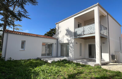 vente maison 697 000 € à proximité de Saint-Romain-de-Benet (17600)