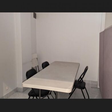 Bureau 136 m²