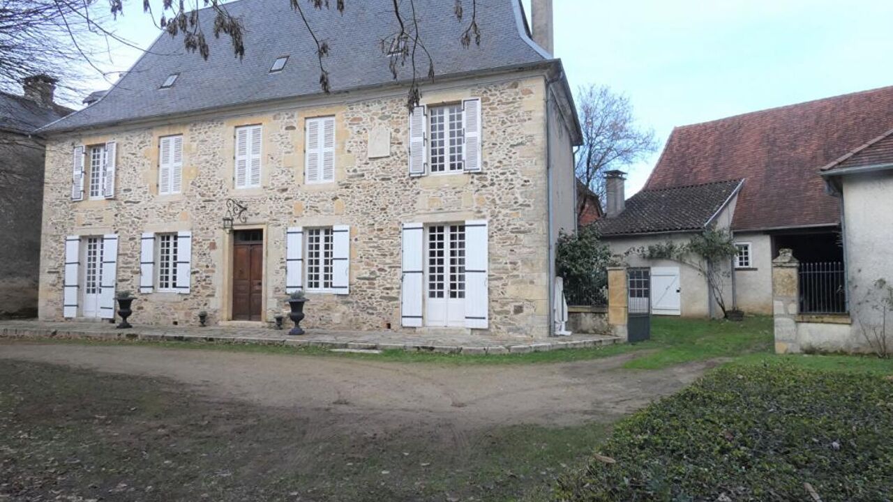 maison 8 pièces 176 m2 à vendre à Génis (24160)