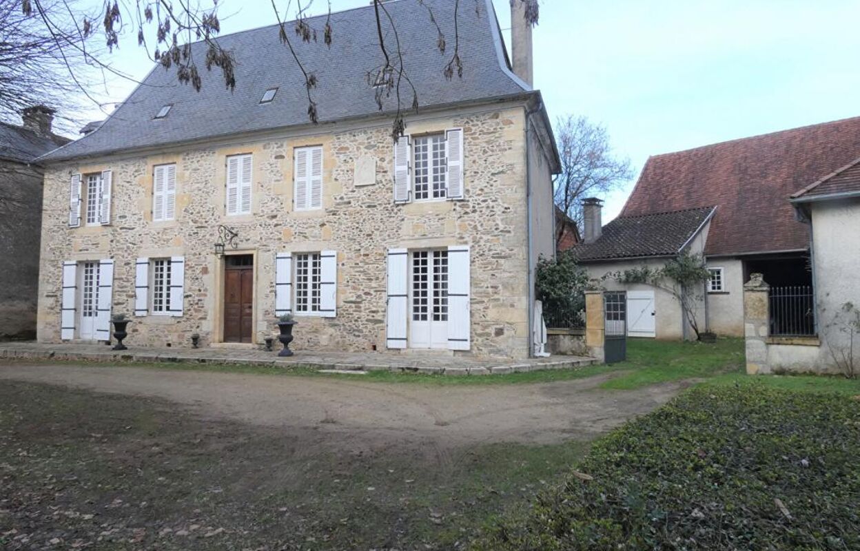 maison 8 pièces 176 m2 à vendre à Génis (24160)