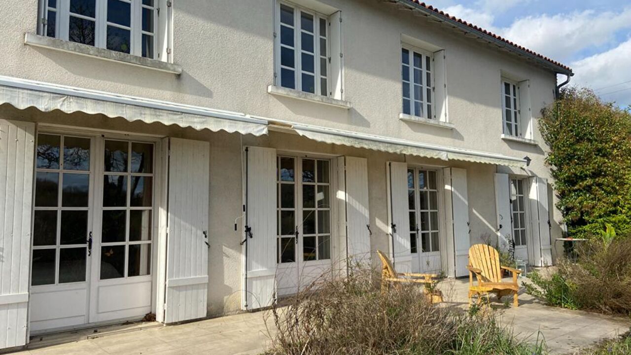 maison 7 pièces 230 m2 à vendre à Nanteuil-en-Vallée (16700)