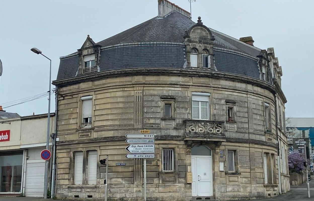 immeuble  pièces 272 m2 à vendre à Fontenay-le-Comte (85200)
