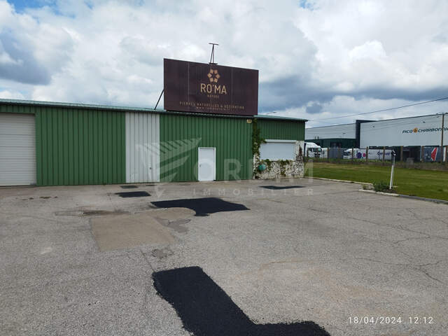 MONETEAU - ZONE COMMERCIALE ET ARTISANALE - BATIMENT DE 420M² - TERRAIN DE 1880M² — photo du bien