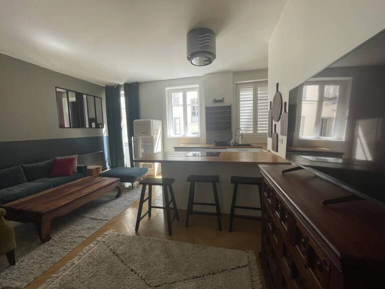 TRES BEAU T3 MEUBLE DE STANDING - PLACE CARNOT — photo 1