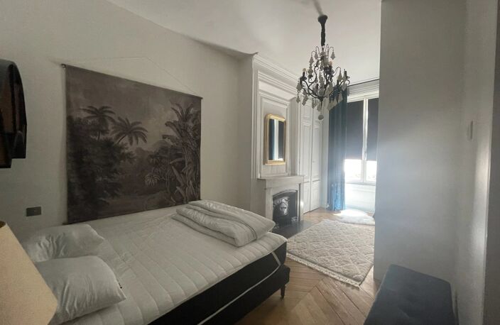 TRES BEAU T3 MEUBLE DE STANDING - PLACE CARNOT — photo 4
