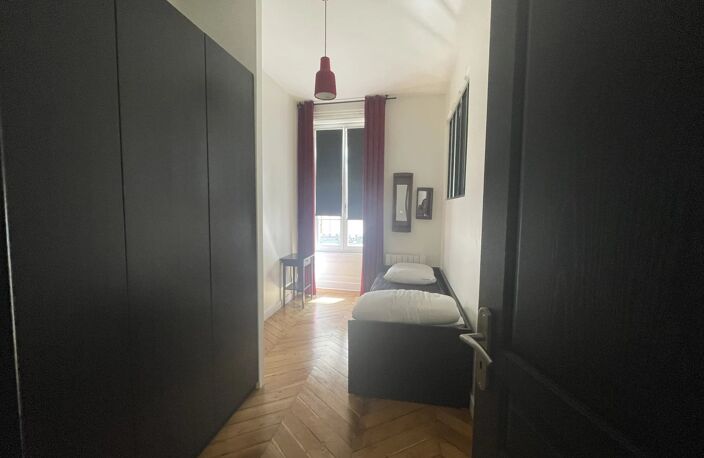 TRES BEAU T3 MEUBLE DE STANDING - PLACE CARNOT — photo 5