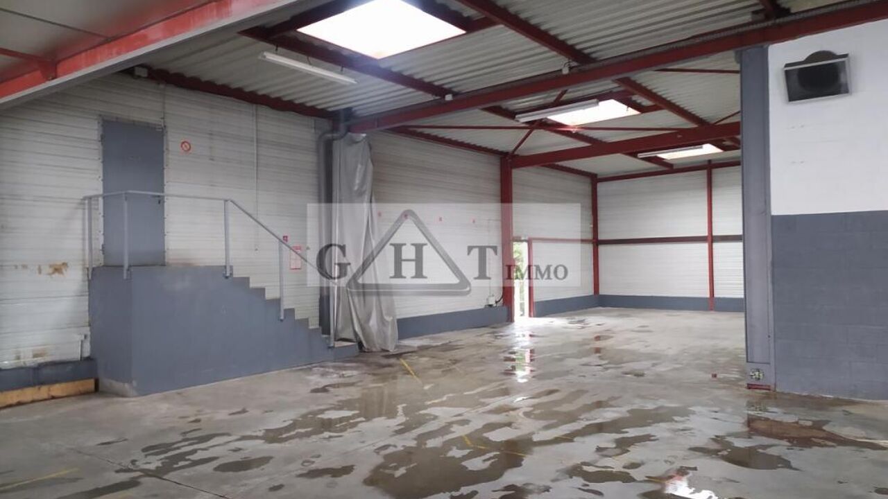 local industriel  pièces 1500 m2 à vendre à Chelles (77500)