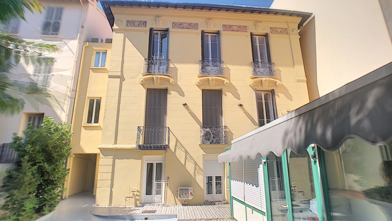 immeuble  pièces 350 m2 à vendre à Nice (06000)