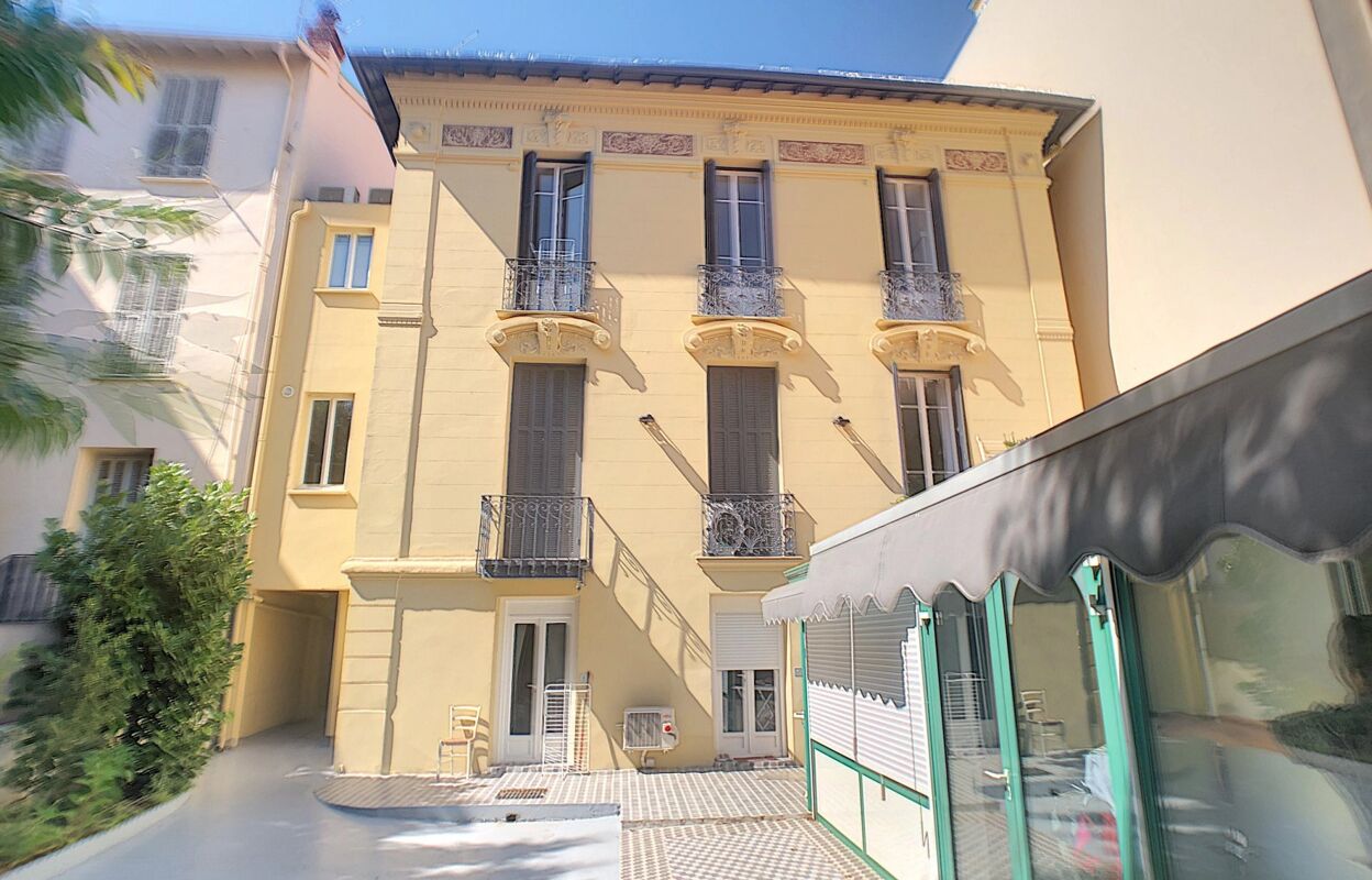 immeuble  pièces 350 m2 à vendre à Nice (06000)