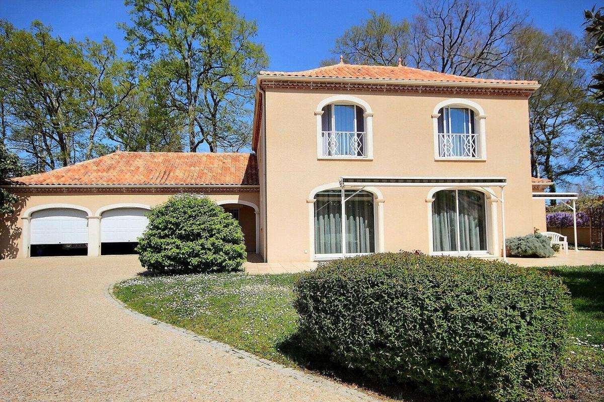 Villa / Maison 5 pièces  à vendre Lescar 64230