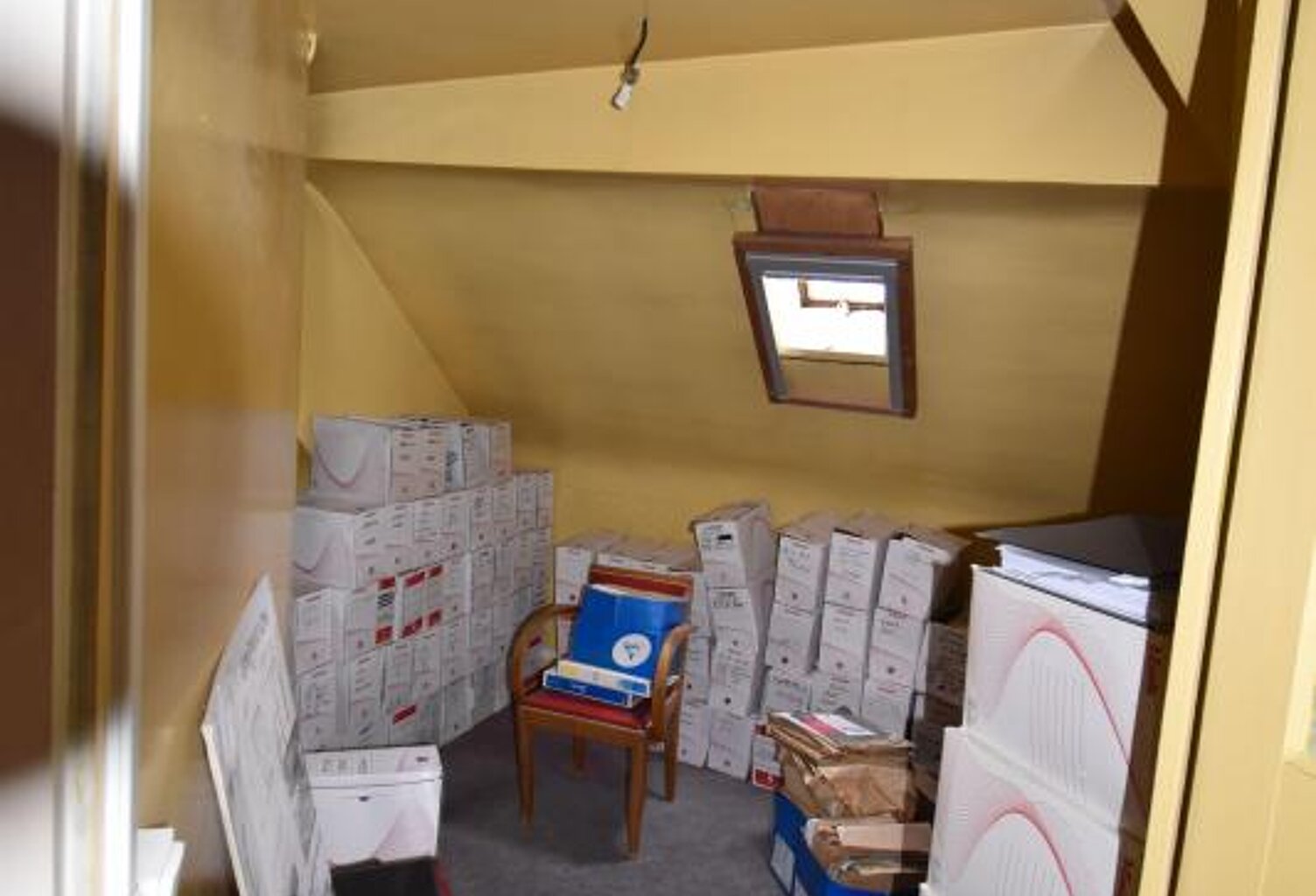 Bureau À Vendre — photo 1