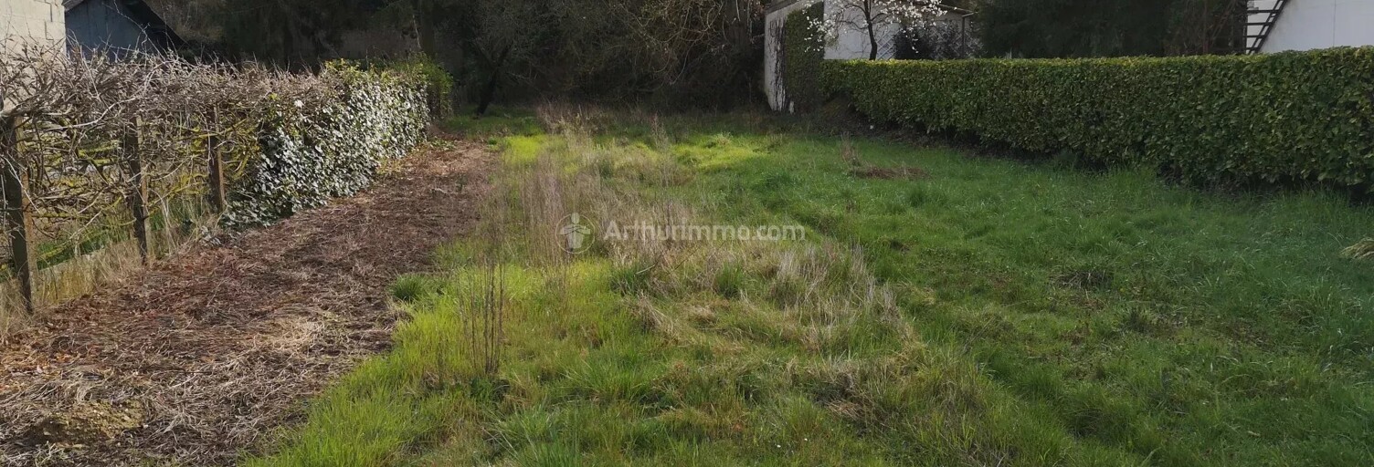 Terrain   m² à vendre à La Chartre-sur-le-Loir (72340)