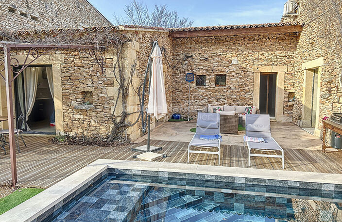 Gordes maison  83 m2  T 3  jardin piscine — photo 2