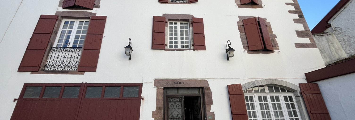 Maison 15 Pièces 420 m² à vendre à Saint-Jean-Pied-de-Port (64220)