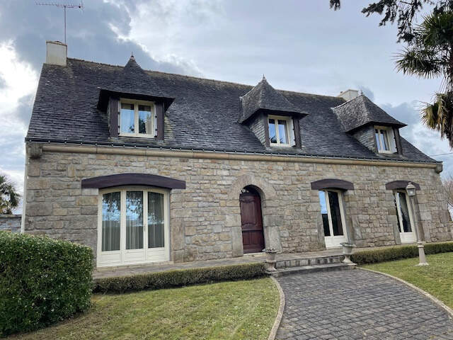 Grande maison de standing dans un quartier agréable. — photo du bien