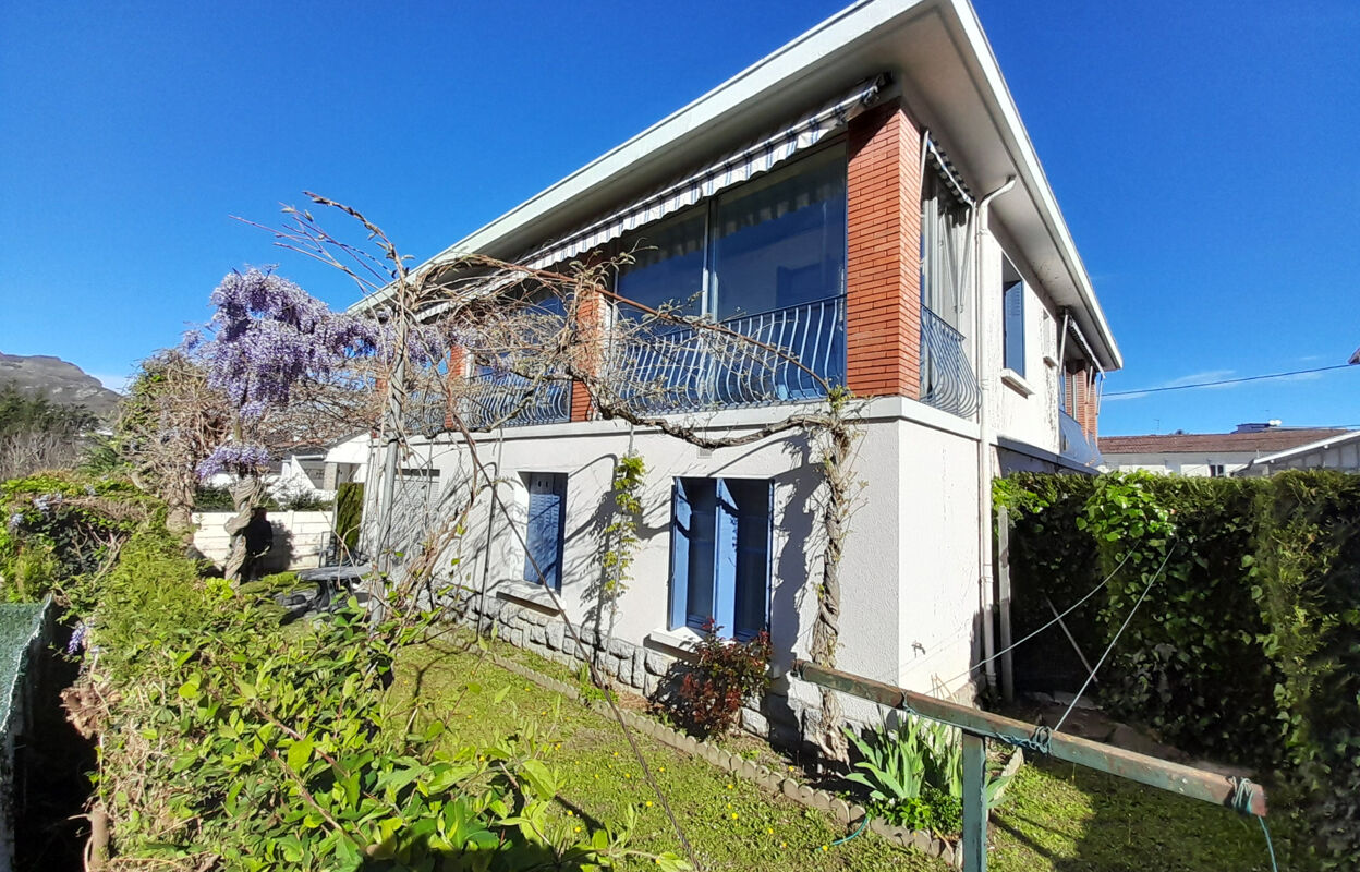 maison 10 pièces 299 m2 à vendre à Lourdes (65100)