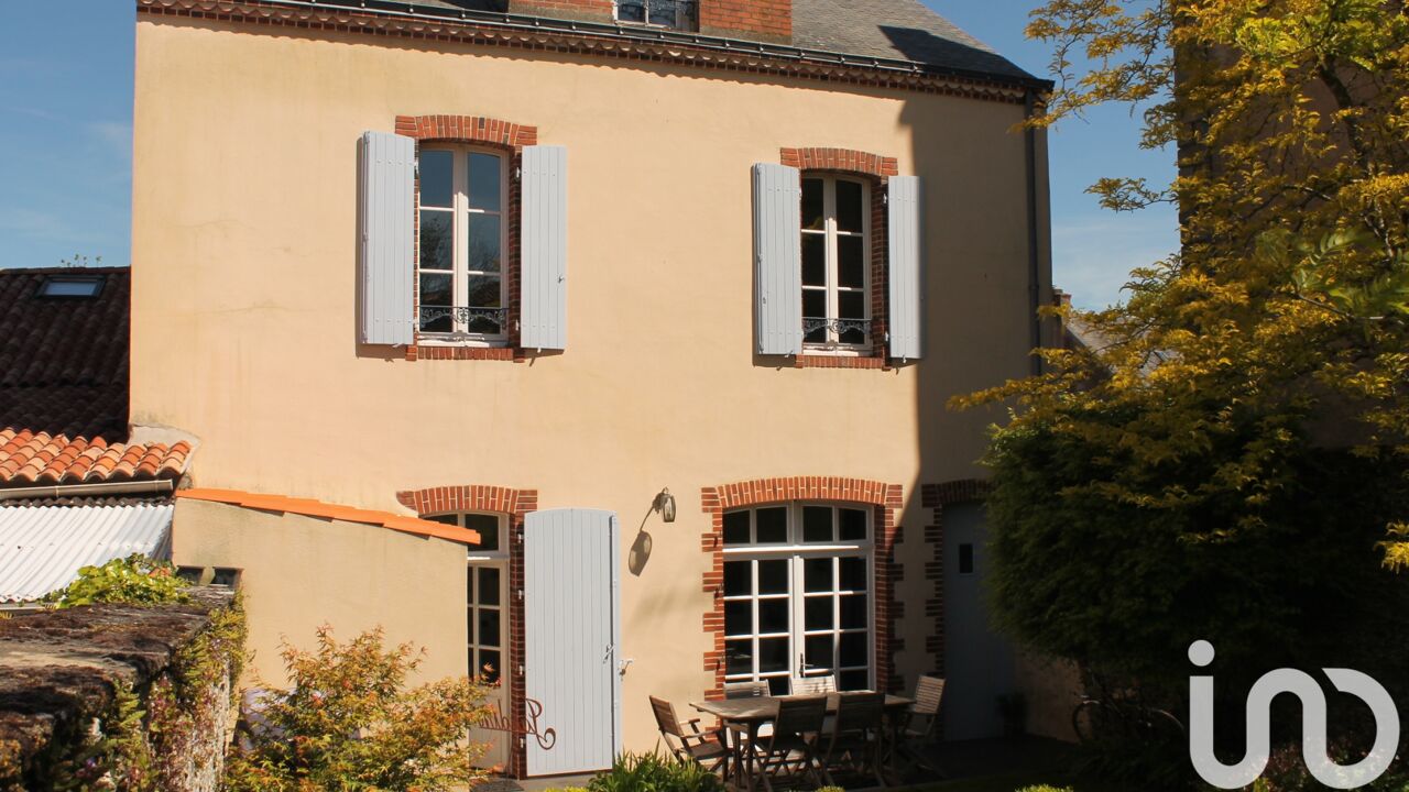 maison 8 pièces 220 m2 à vendre à Essarts-en-Bocage (85140)