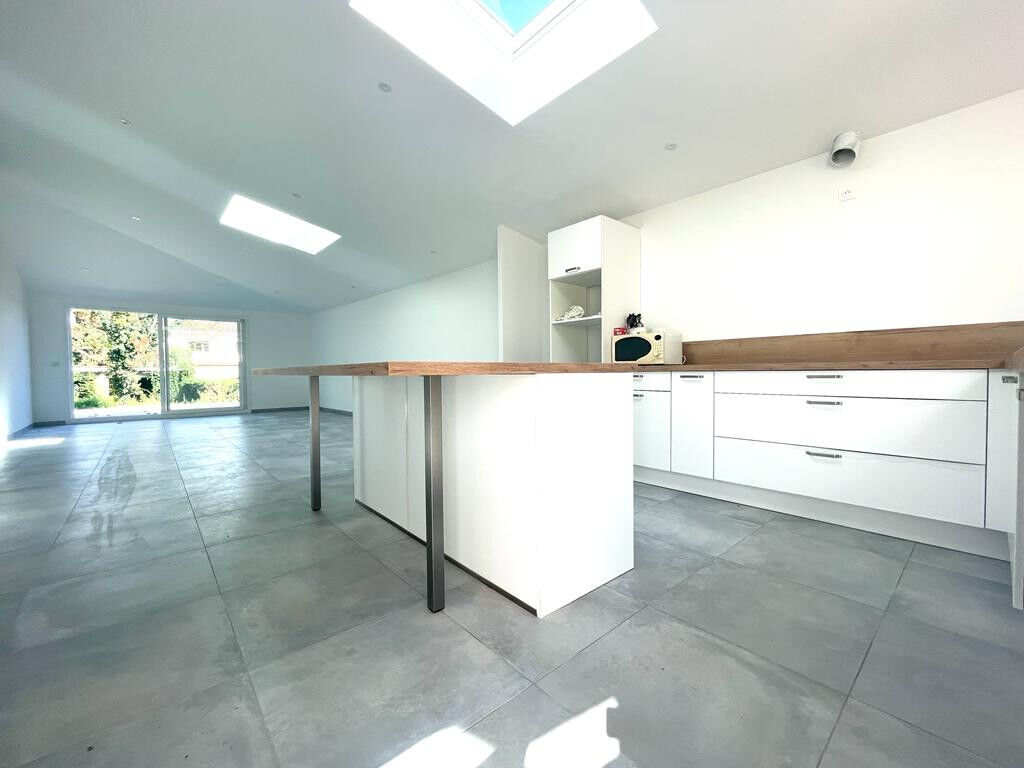 Villa / Maison  T5 à vendre Saintes 17100