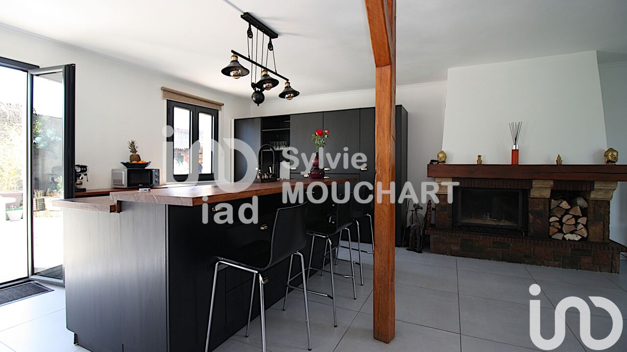 maison 5 pièces 103 m2 à vendre à Le Mesnil-Saint-Denis (78320)