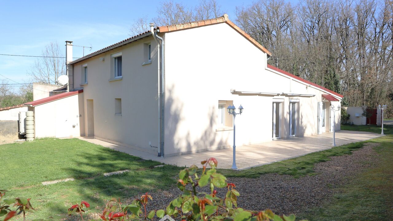 maison 6 pièces 156 m2 à vendre à Sèvres-Anxaumont (86800)