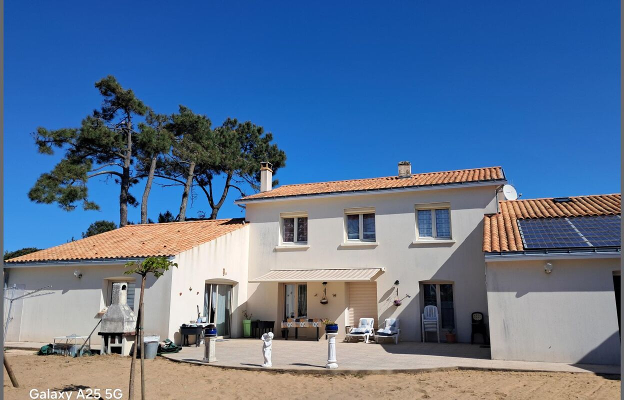 maison 10 pièces 228 m2 à vendre à La Tranche-sur-Mer (85360)