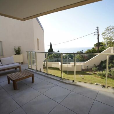 Appartement  590000 €