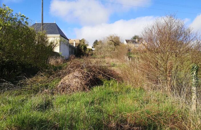 Terrain constructible à La Chartre Sur le Loir — photo 2