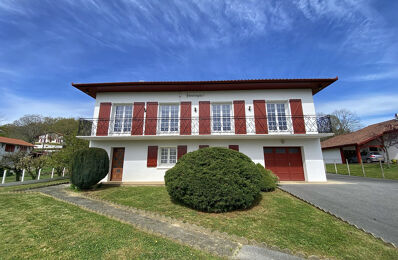 maison 8 pièces 260 m2 à vendre à Saint-Jean-Pied-de-Port (64220)