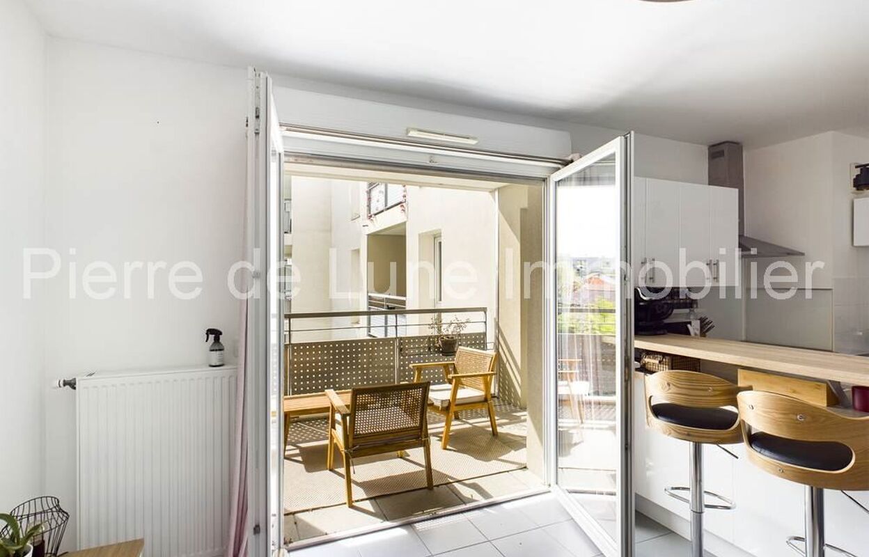 appartement 2 pièces 44 m2 à vendre à Décines-Charpieu (69150)