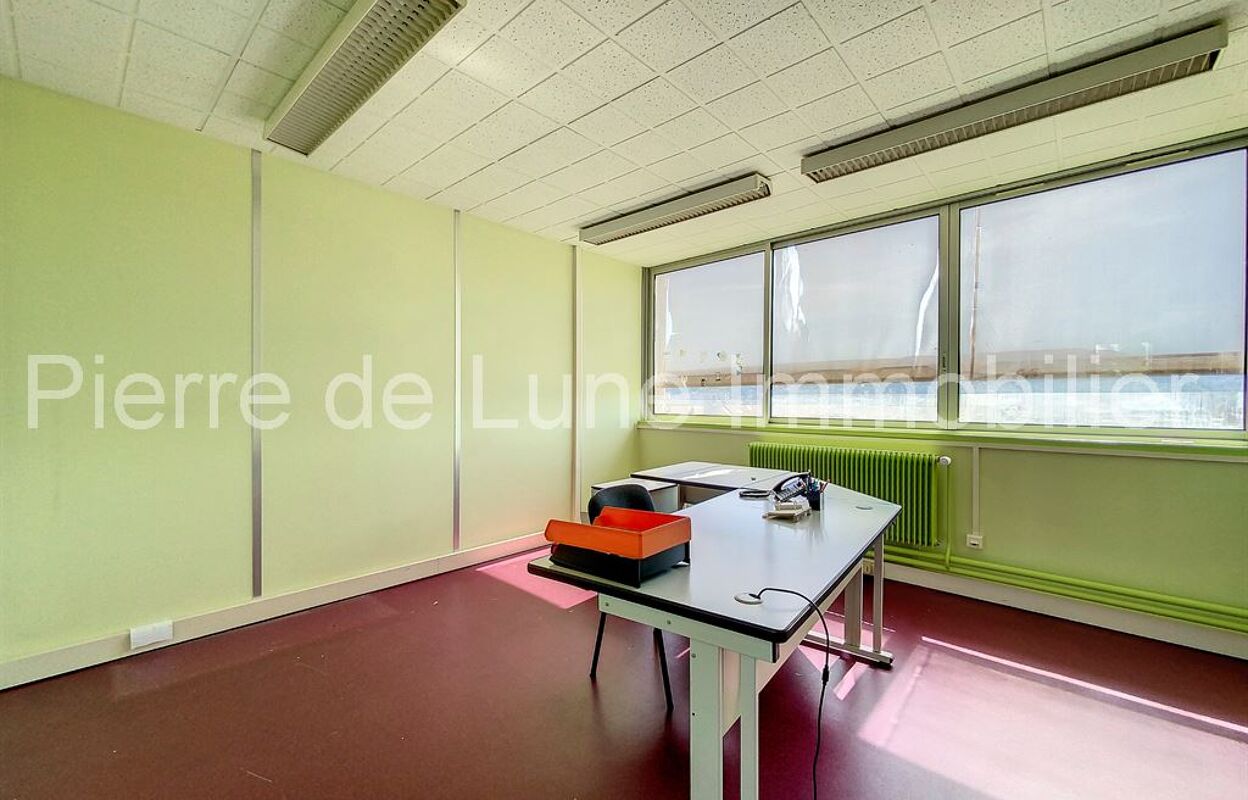 immeuble  pièces 1140 m2 à vendre à Besançon (25000)