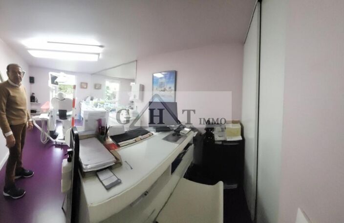 CABINET MEDICAL 18M² LIBRE — photo 3