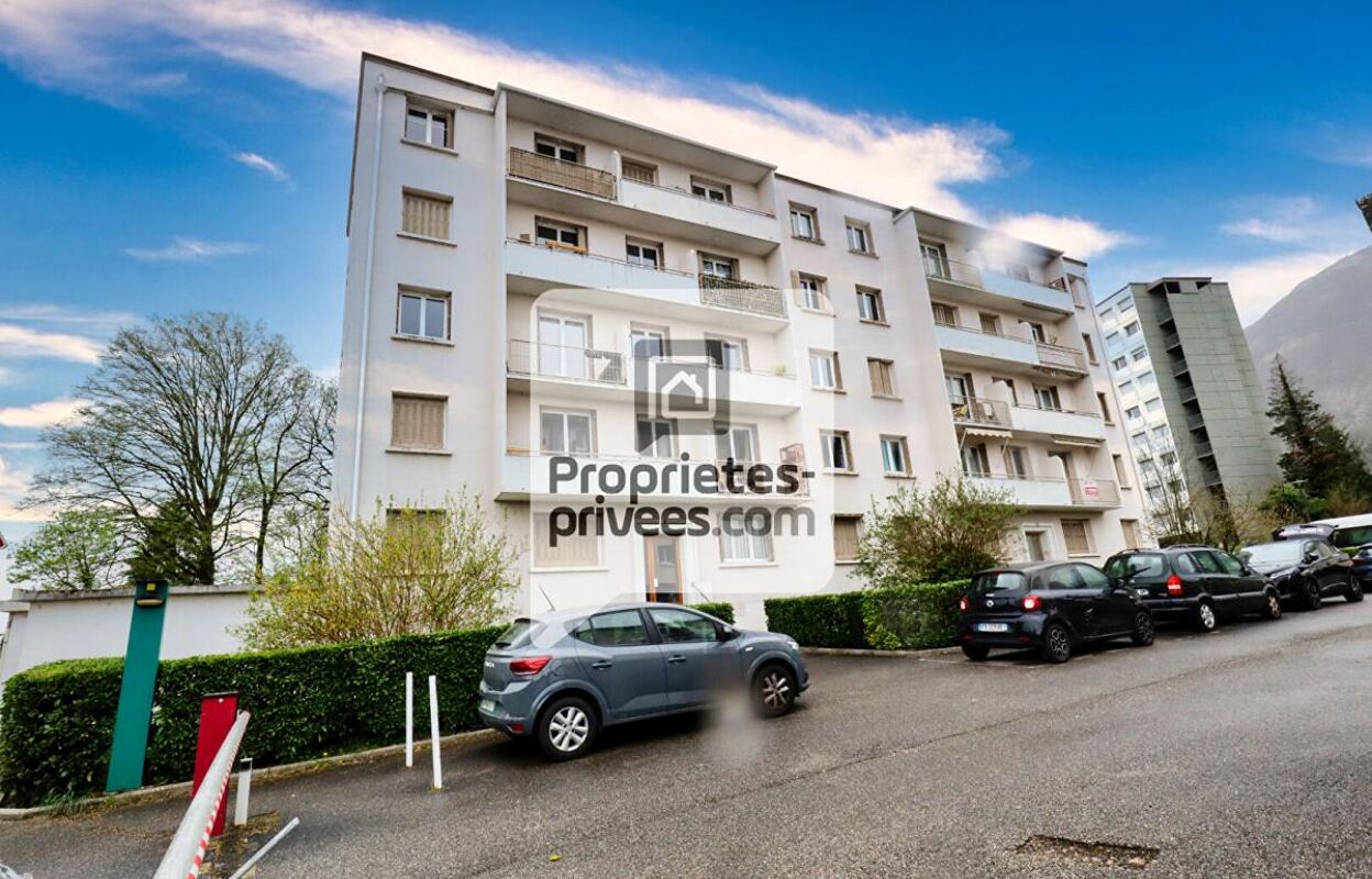 appartement 2 pièces 52 m2 à vendre à La Tronche (38700)