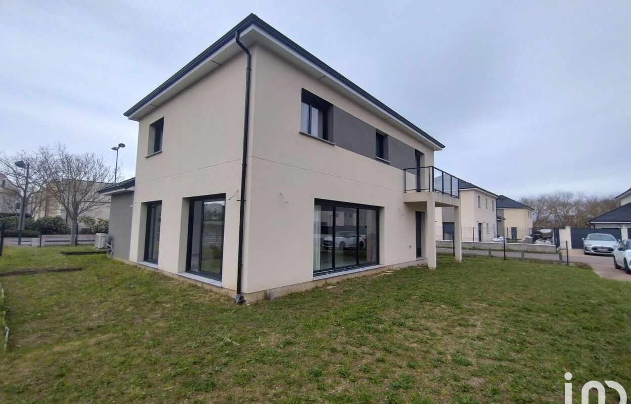 maison 7 pièces 143 m2 à vendre à Val-de-Reuil (27100)
