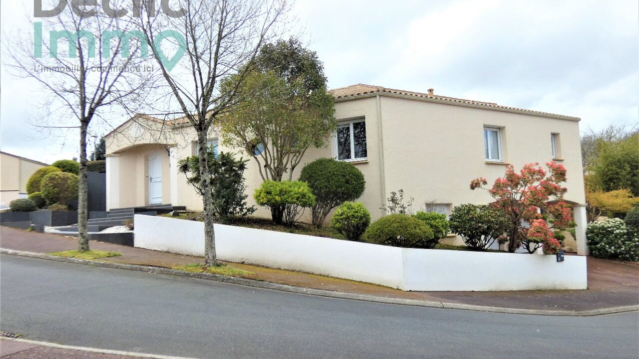 maison 5 pièces 122 m2 à vendre à La Roche-sur-Yon (85000)