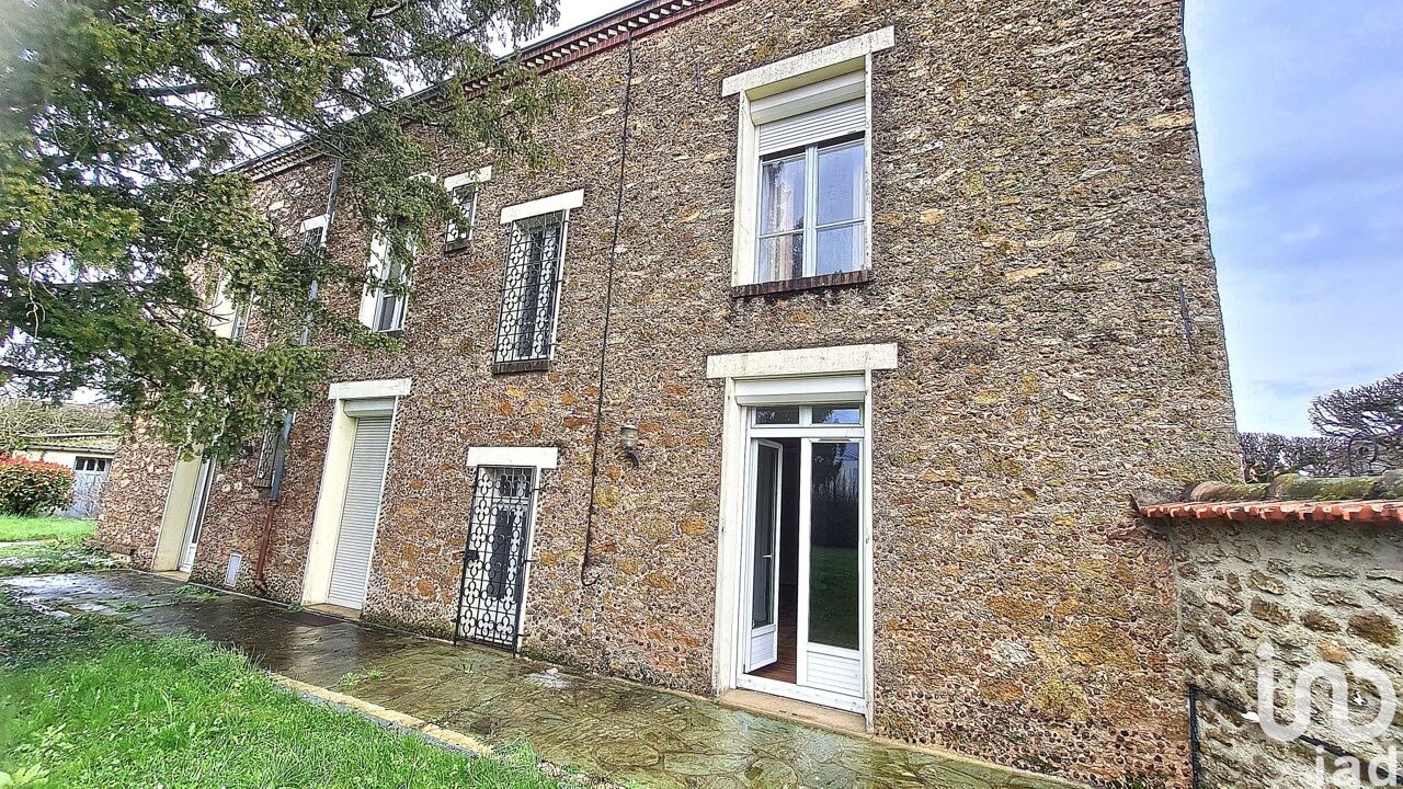 maison 12 pièces 187 m2 à vendre à Fontenay-Trésigny (77610)