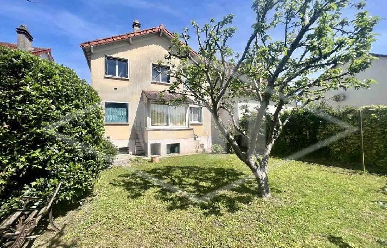 maison 6 pièces 95 m2 à vendre à Combs-la-Ville (77380)