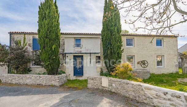 Villa / Maison 8 pièces  à vendre Saint-Sulpice-de-Royan 17200