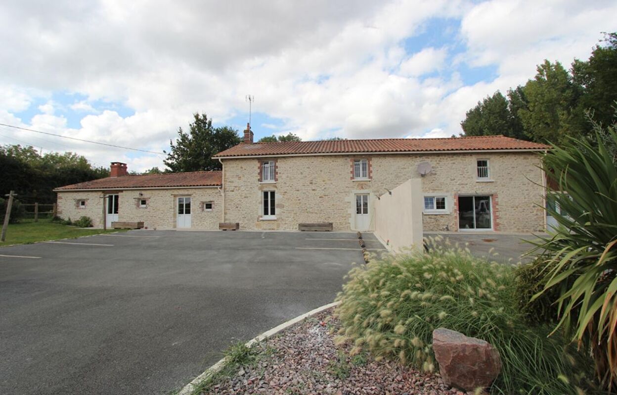 maison 12 pièces 294 m2 à vendre à Fontenay-le-Comte (85200)