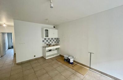 vente appartement 78 500 € à proximité de Fagnières (51510)