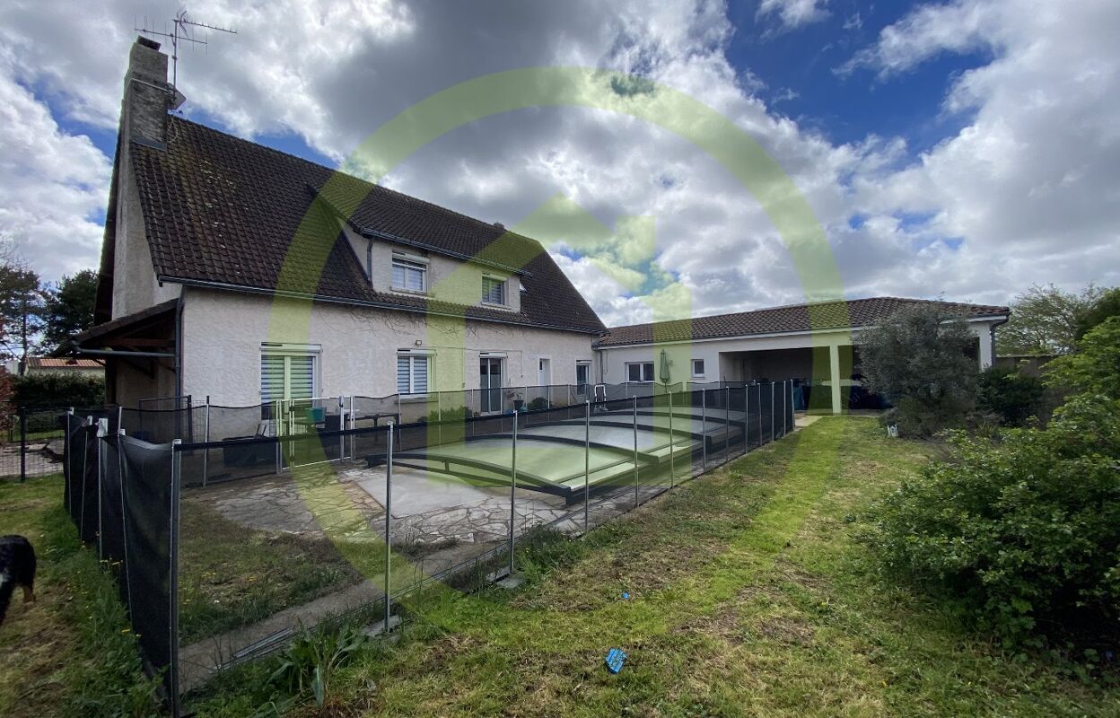 maison 8 pièces 210 m2 à vendre à Chauvigny (86300)