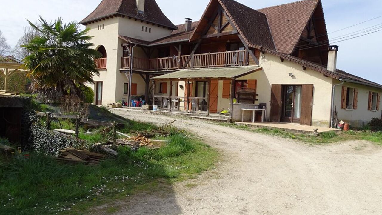 maison 12 pièces 305 m2 à vendre à Montignac (24290)