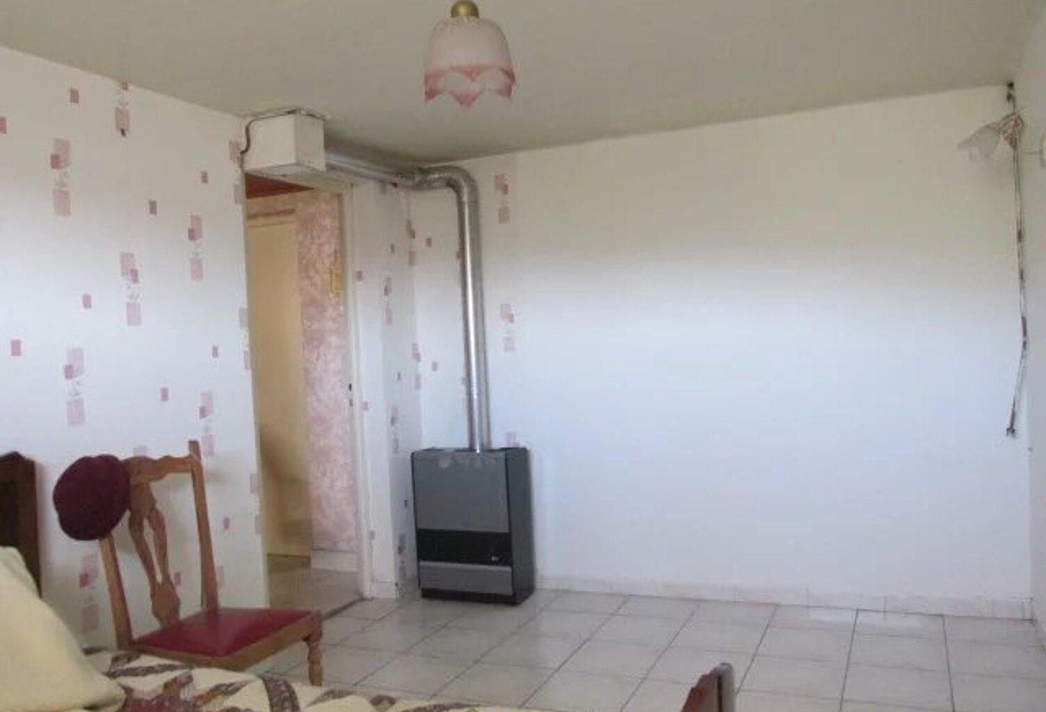 MAISON AVEC TERRAIN ET PISCINE FORT POTENTIEL D'AMÉNAGEMENT — photo 1