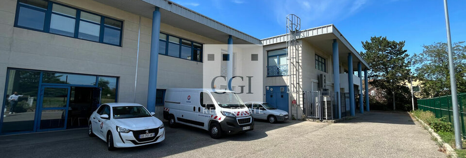 Bureau  548 m² à louer à Bron (69500)