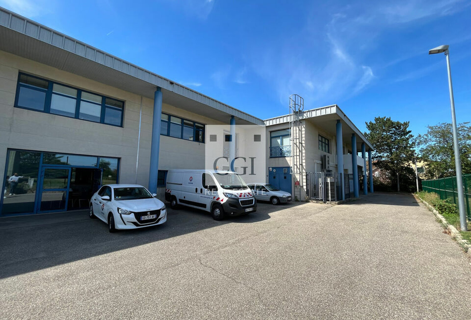 BUREAUX à LOUER — photo 1