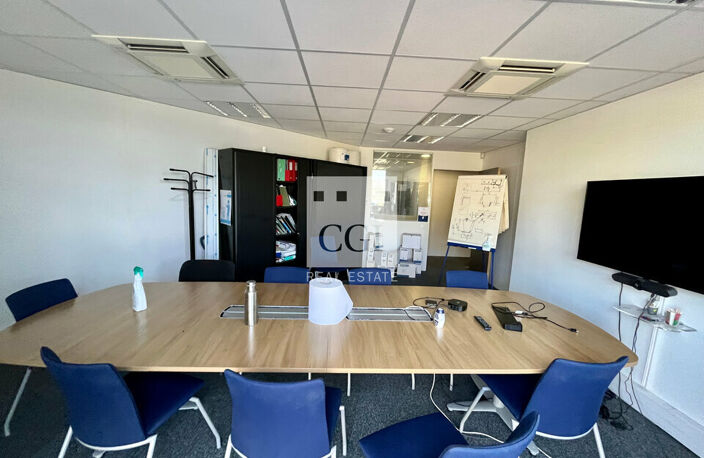 BUREAUX à LOUER — photo 3