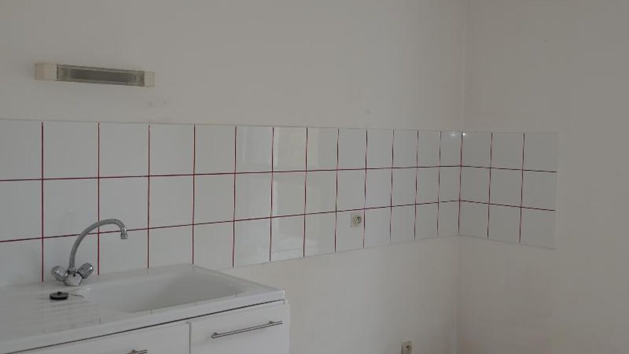 appartement 3 pièces 70 m2 à louer à L'Étrat (42580)