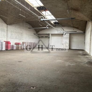 Local industriel 756 m²